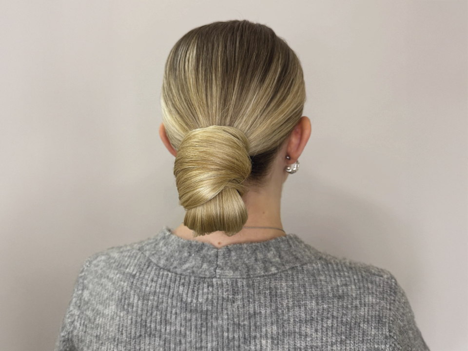 Så här gör du en elegant knut i nacken